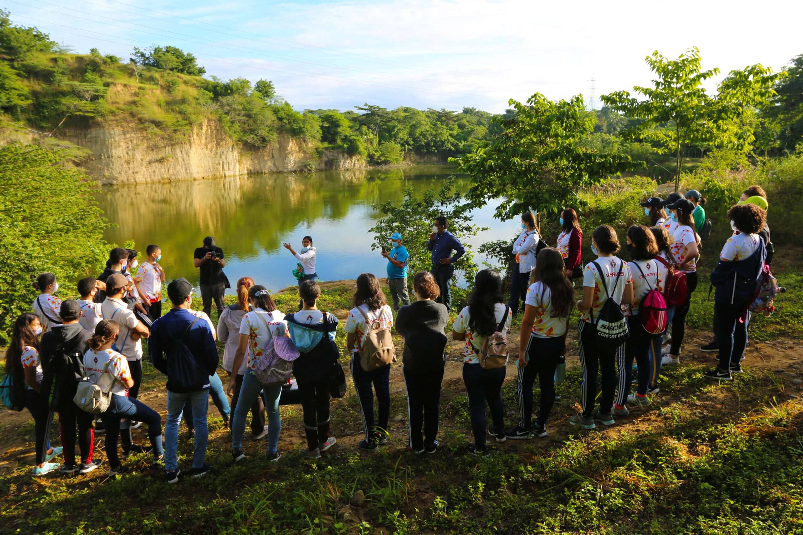 Jornada de siembra Instituto Iberia
